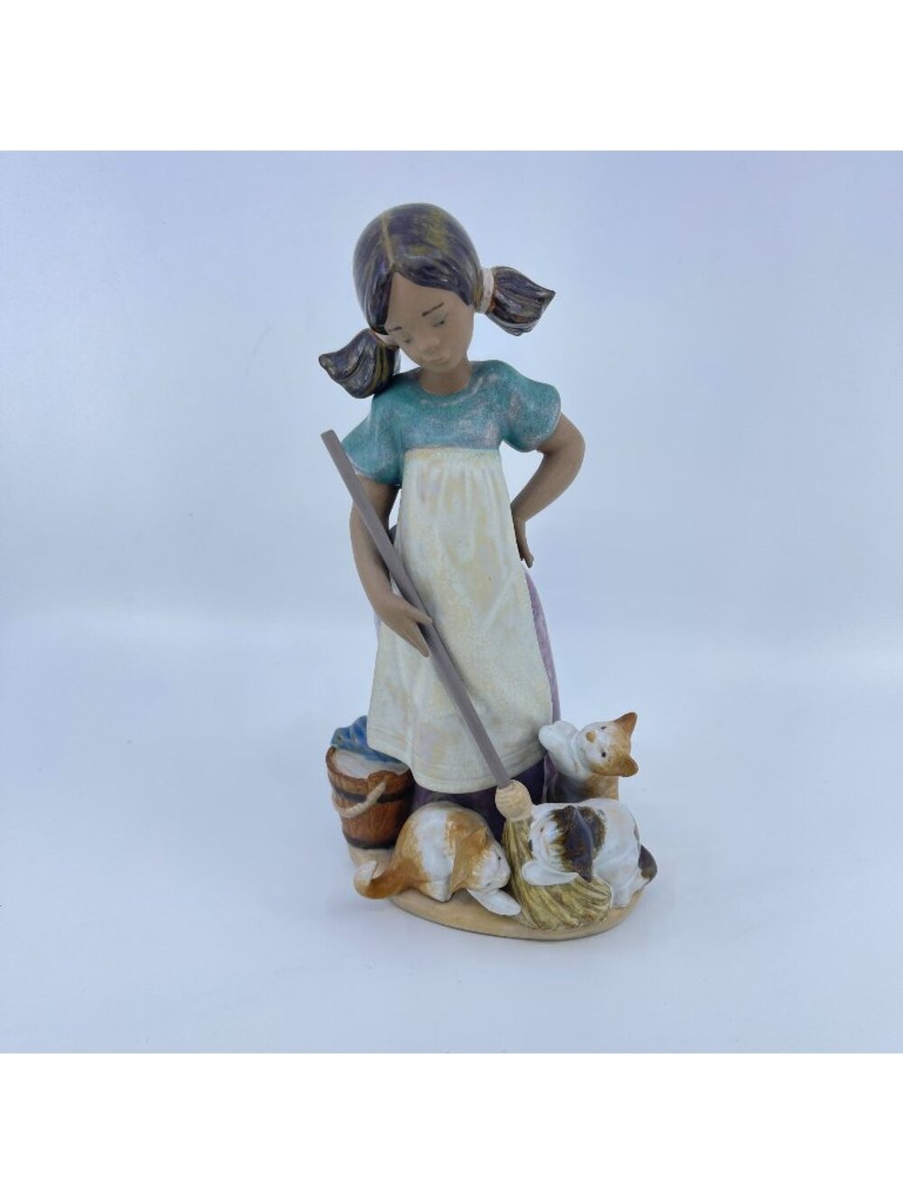 vintage  lladro "playful kittens" figurine (no. 5232), sculpted by juan huerta